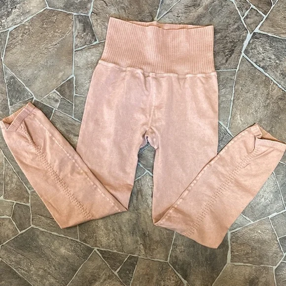 NWOT High-Rise 7/8 Length Good Karma Leggings Desert Dune M/L